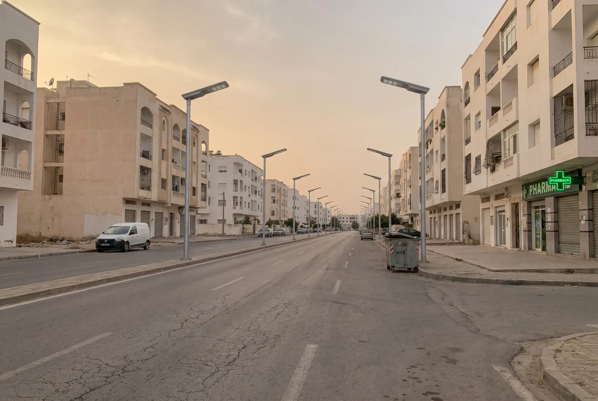 Algeria Urban Road: 201 Solar Street Lights Across 5km