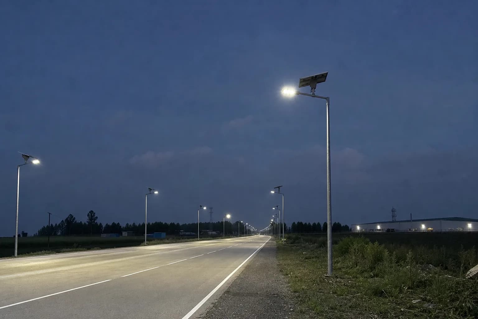 Solar Highway & Expressway Lighting — Wind-Resistant LED